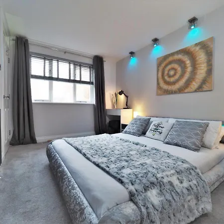 Beautifully Boutique 4 Sleeper Eton High Street Apartment Windsor Exterior photo
