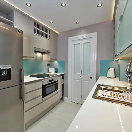 Beautifully Boutique 4 Sleeper Eton High Street Apartment Windsor Exterior photo
